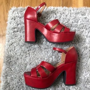 NWOT ModCloth Vegan 70’s style Platforms